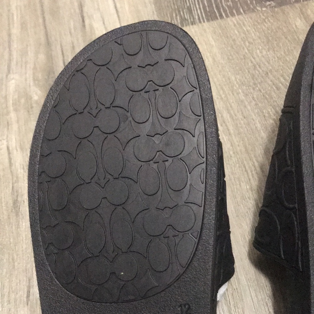 Coach Signature Slide - Picture 15 of 16